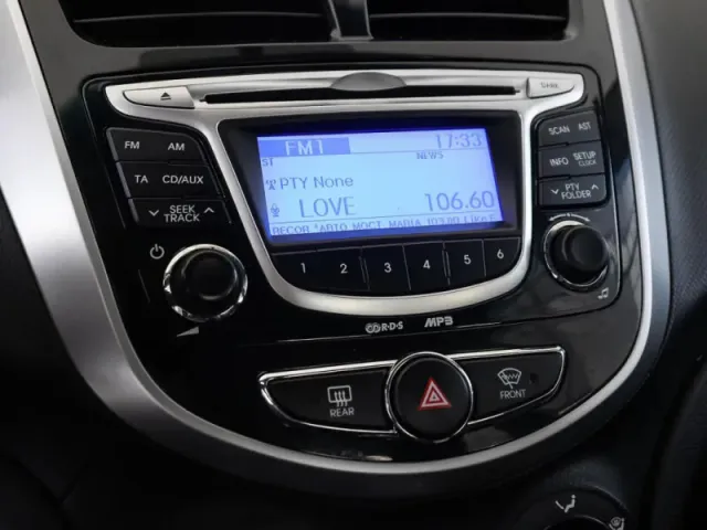 Hyundai Solaris, I — фото 16