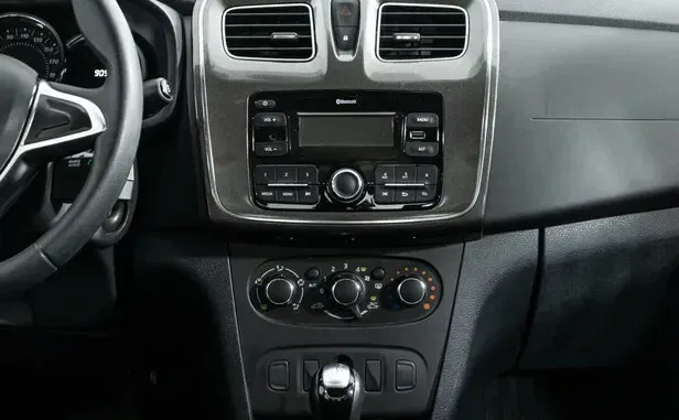 Renault Logan, II Рестайлинг — фото 7