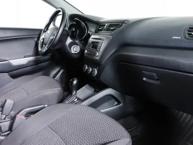 Kia Rio, III Рестайлинг — фото 13