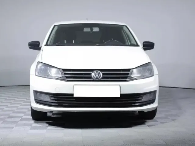Volkswagen Polo, V Рестайлинг — фото 2