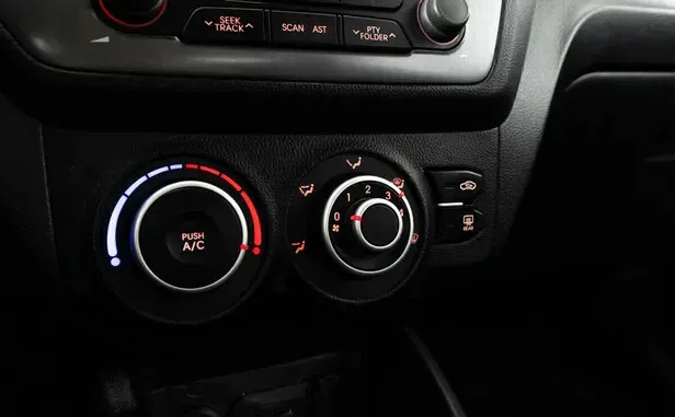 Kia Rio, III — фото 8