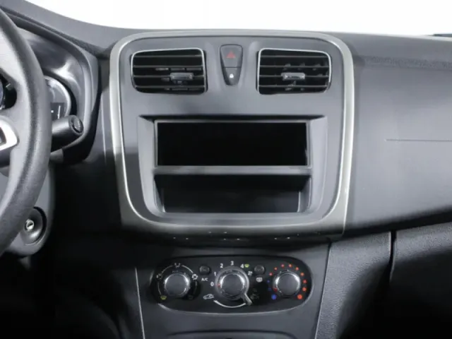 Renault Logan, II Рестайлинг — фото 14