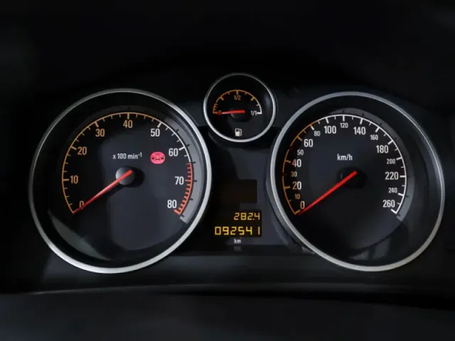 Opel Astra, H Рестайлинг — фото 15
