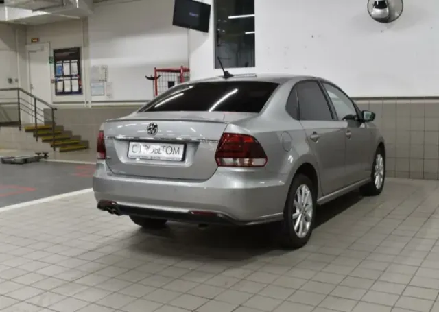 Volkswagen Polo, V Рестайлинг — фото 2