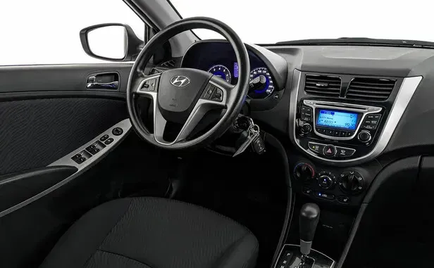 Hyundai Solaris, I — фото 12