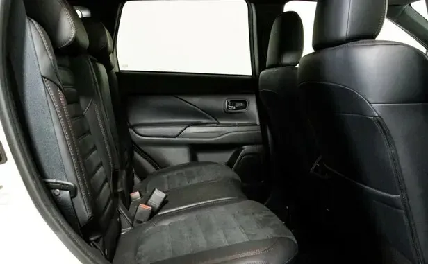 Mitsubishi Outlander, III Рестайлинг 3 — фото 13