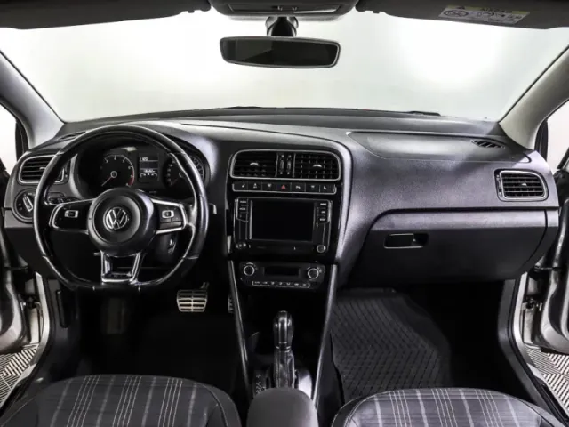 Volkswagen Polo, V Рестайлинг — фото 15