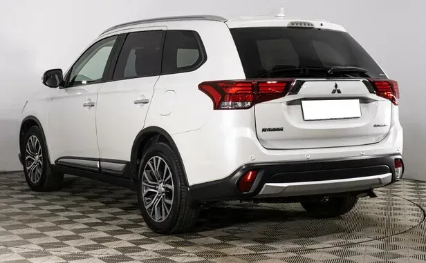 Mitsubishi Outlander, III Рестайлинг 2 — фото 4