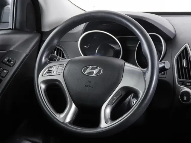 Hyundai ix35, I — фото 15