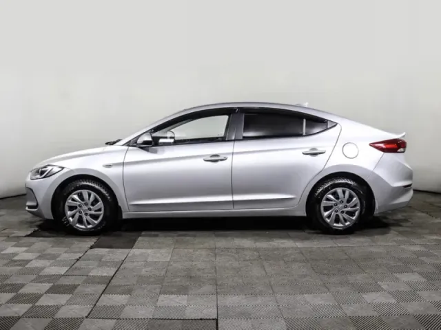 Hyundai Elantra, VI (AD) — фото 8
