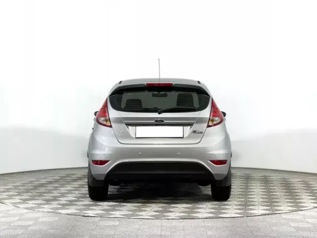Ford Fiesta, Mk6 Рестайлинг — фото 6