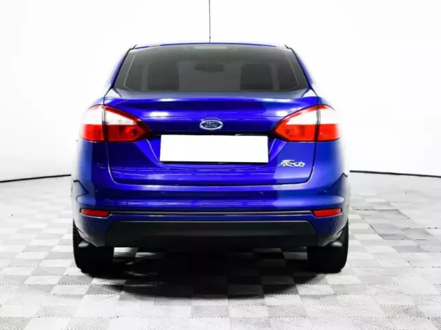Ford Fiesta, Mk6 Рестайлинг — фото 5