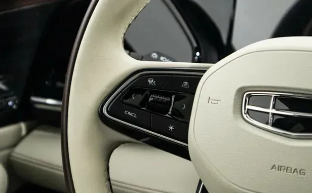 Geely Monjaro — фото 10