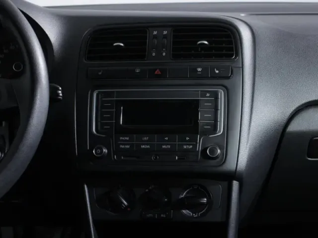 Volkswagen Polo, V Рестайлинг — фото 14