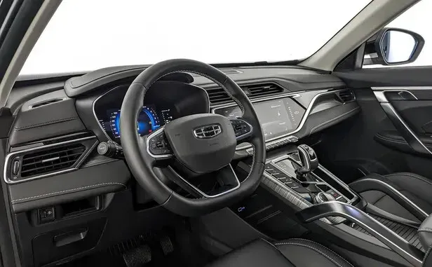 Geely Atlas Pro — фото 18