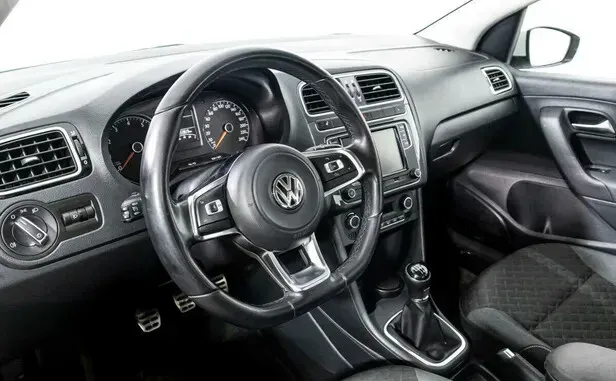 Volkswagen Polo, V Рестайлинг — фото 6