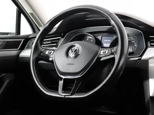 Volkswagen Passat, B8 — фото 10
