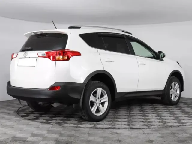 Toyota RAV4, IV (XA40) — фото 5