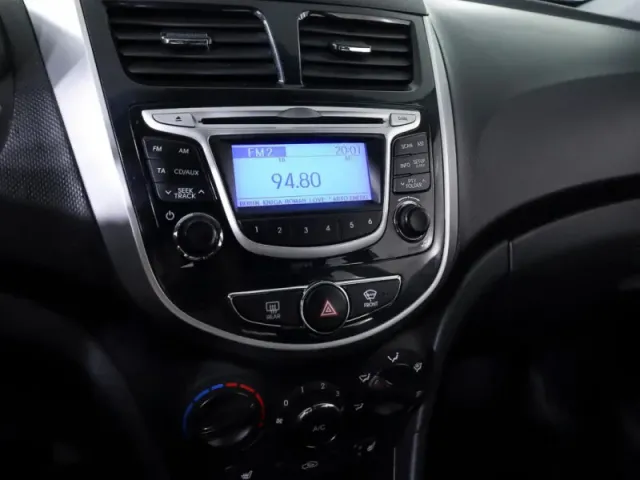 Hyundai Solaris, I — фото 19