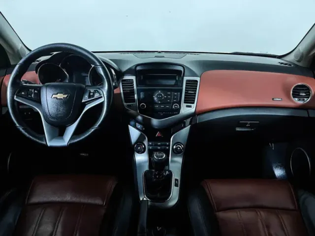 Chevrolet Cruze, I — фото 13