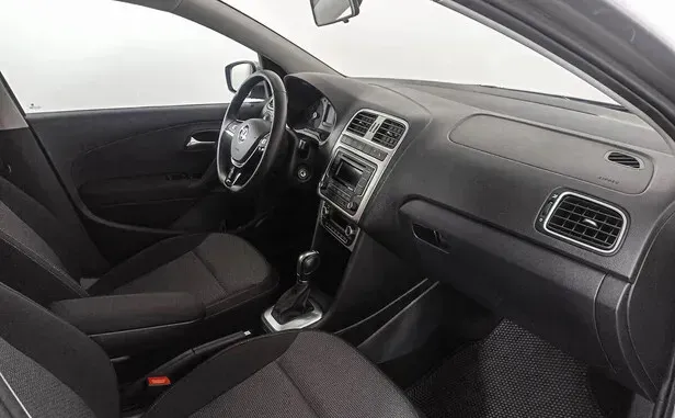 Volkswagen Polo, V Рестайлинг — фото 22