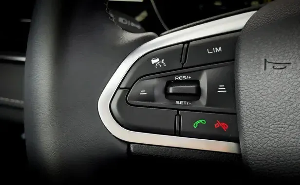 Geely Atlas Pro — фото 11