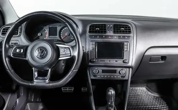 Volkswagen Polo, V Рестайлинг — фото 6