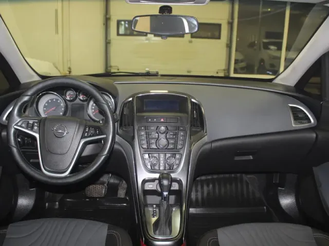 Opel Astra, J Рестайлинг — фото 5