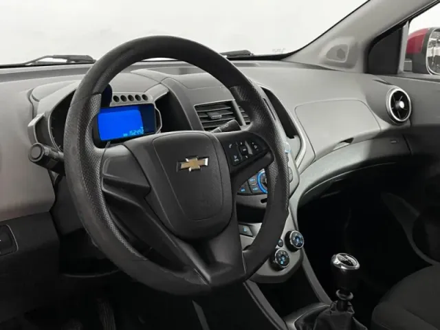 Chevrolet Aveo, II — фото 14