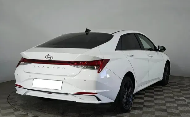 Hyundai Elantra, VII (CN7) — фото 2
