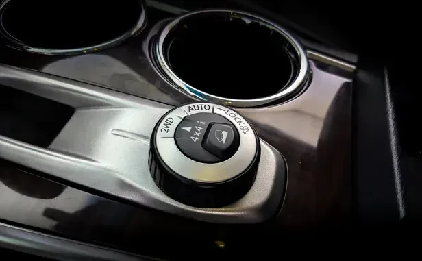Nissan Pathfinder, IV — фото 15