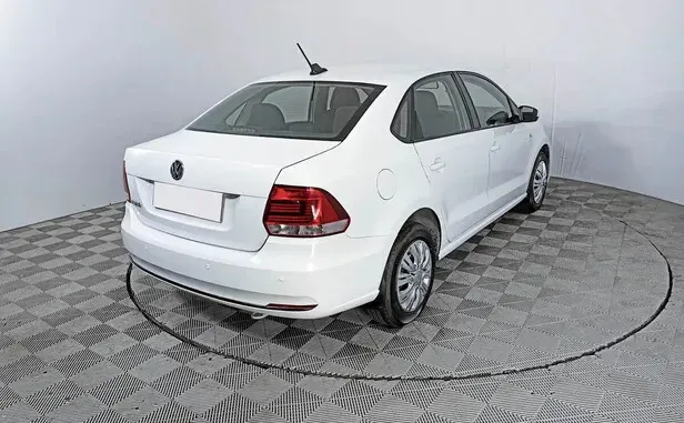 Volkswagen Polo, V Рестайлинг — фото 2
