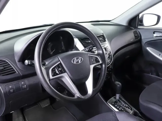 Hyundai Solaris, I — фото 16