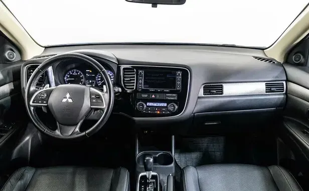 Mitsubishi Outlander, III Рестайлинг — фото 8