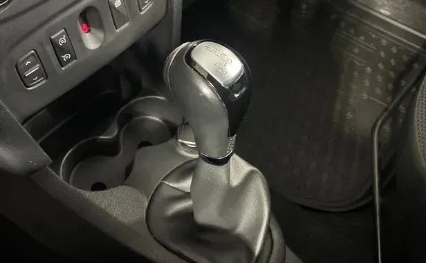 Renault Sandero, II Рестайлинг — фото 9
