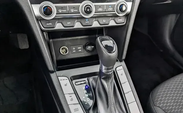Hyundai Elantra, VI (AD) Рестайлинг — фото 8