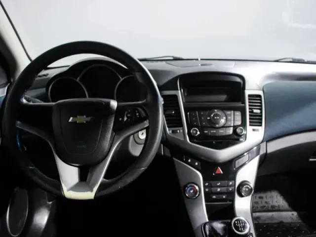 Chevrolet Cruze, I — фото 13