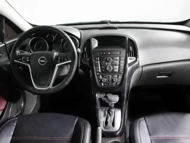 Opel Astra, J Рестайлинг — фото 13