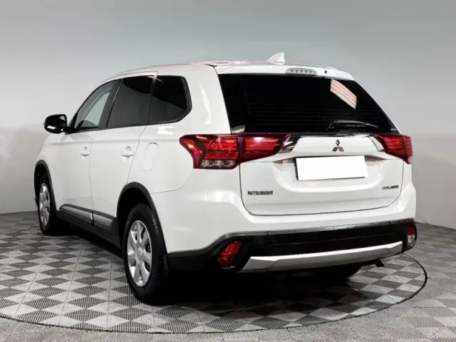 Mitsubishi Outlander, III Рестайлинг 2 — фото 7