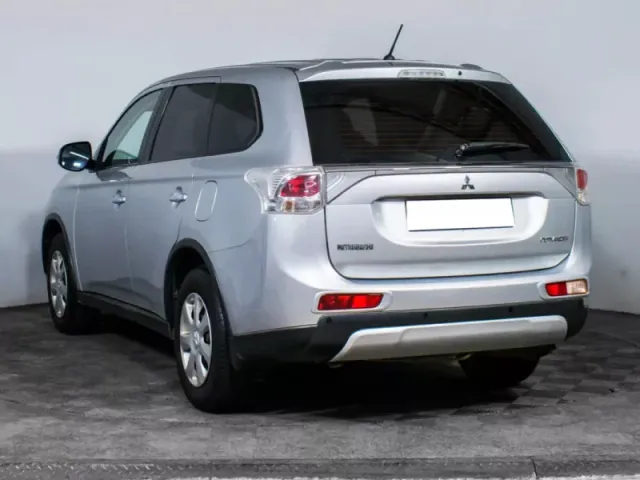 Mitsubishi Outlander, III Рестайлинг — фото 7