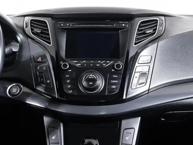 Hyundai i40, I — фото 15