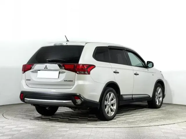 Mitsubishi Outlander, III Рестайлинг 2 — фото 5