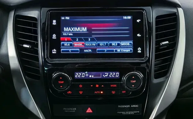 Mitsubishi Pajero Sport, III — фото 10