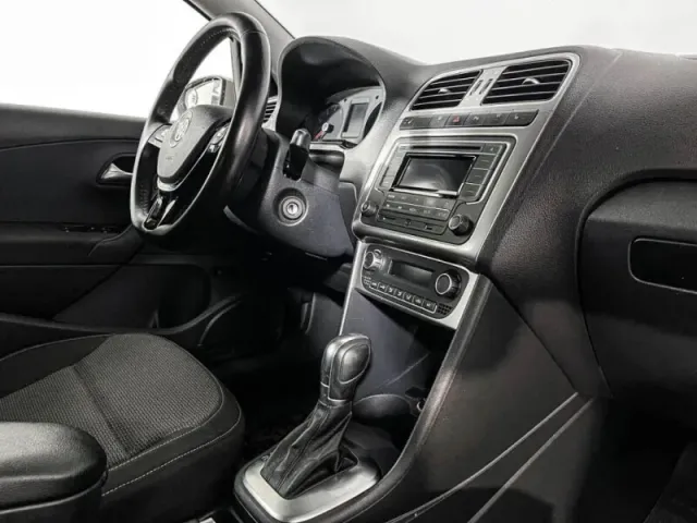 Volkswagen Polo, V Рестайлинг — фото 8