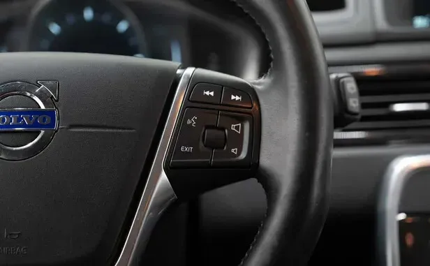 Volvo XC70, II Рестайлинг — фото 14