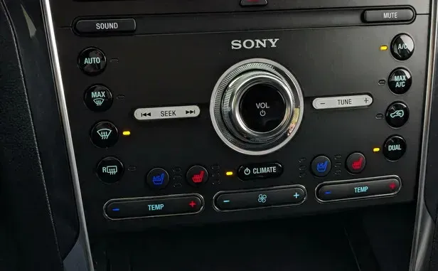Ford Explorer, V Рестайлинг — фото 13