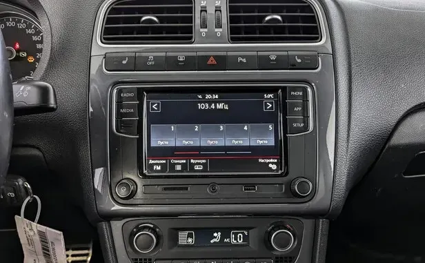 Volkswagen Polo, V Рестайлинг — фото 23