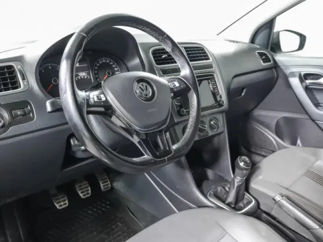 Volkswagen Polo, V Рестайлинг — фото 11