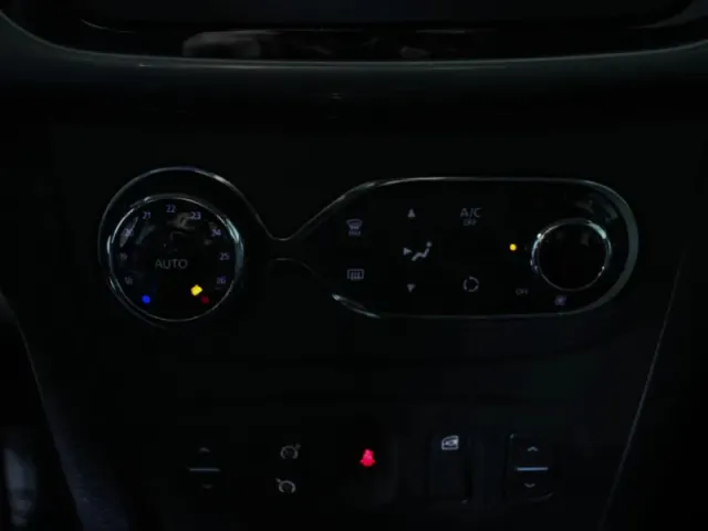 Renault Sandero, II Рестайлинг — фото 26