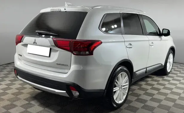 Mitsubishi Outlander, III Рестайлинг 2 — фото 2